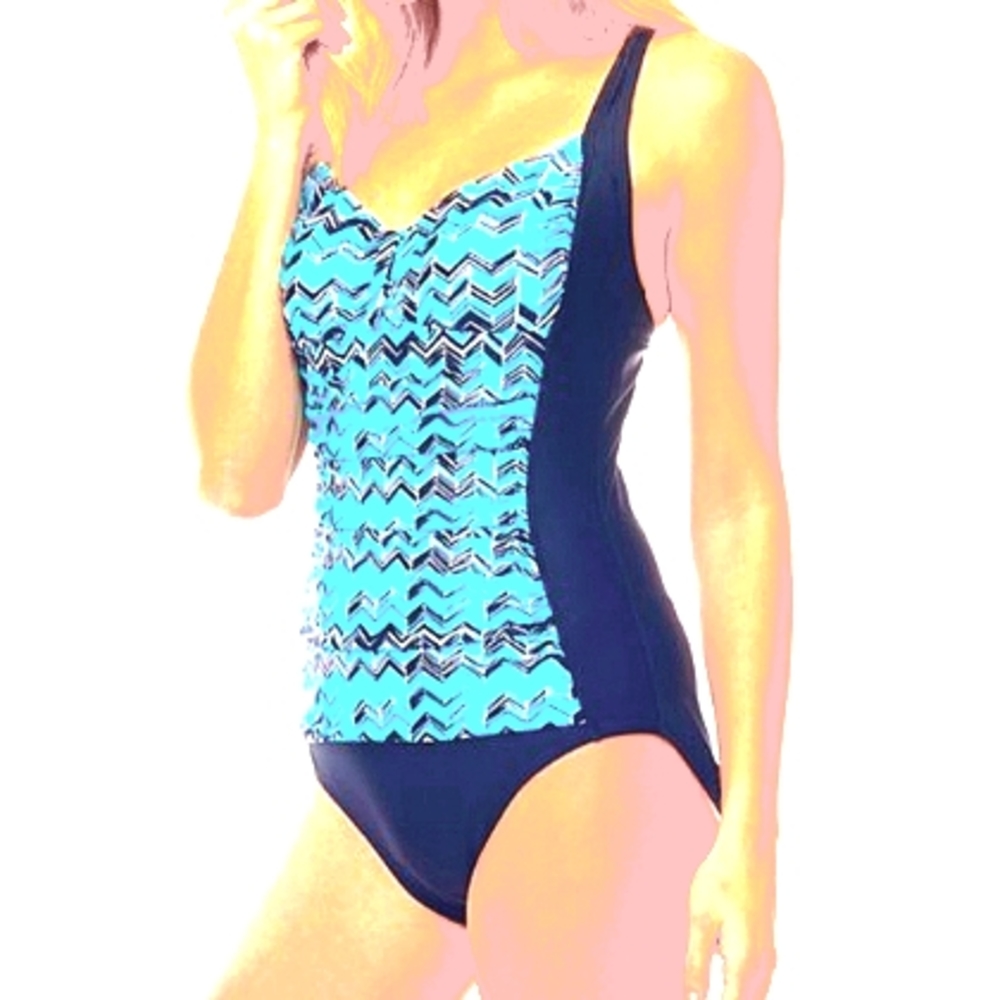 One-piece suit SEA & SAND💙🌺💙 Navy & Teal Chevron Mio Swimsuit